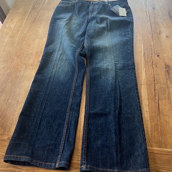 Blue LIZ CLAIBORNE Slim Bootcut Jeans size 10 - Picture 5 of 8